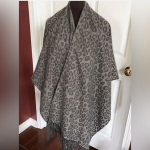 Woolrich Blanket Shawl Wrap Gray Animal Print One Size